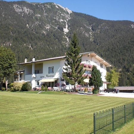 Naturparkhotel Florence Weissenbach am Lech Ngoại thất bức ảnh
